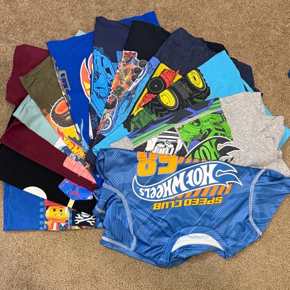 🔥Bundle of 12! Kids T-Shirts, Size 7, Hot Wheels, John Deere, Star Wars & more🏎️